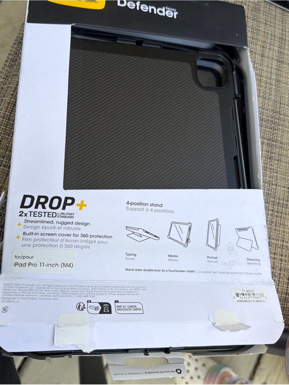 **NEW - open box**OtterBox Defender Series Case for iPad Pro 11-inch — Black